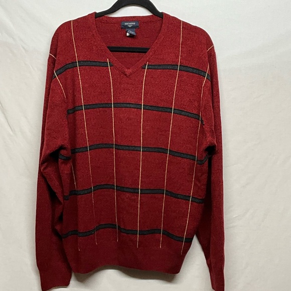 Men’s Dockers XL Red V-Neck Sweater with Gold & Black Stripes – Classic &‎ Cozy - Picture 6 of 11